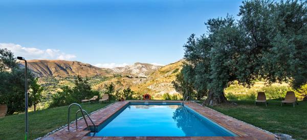 La Almunia del Valle, Rezervați Hotel Barrio de la Vega Grenada