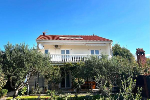 Apartments with parking space Vlasici, Pag - 4139, Rezervați Apartament Hoteluri în Kvarner cu parcare, Parcare