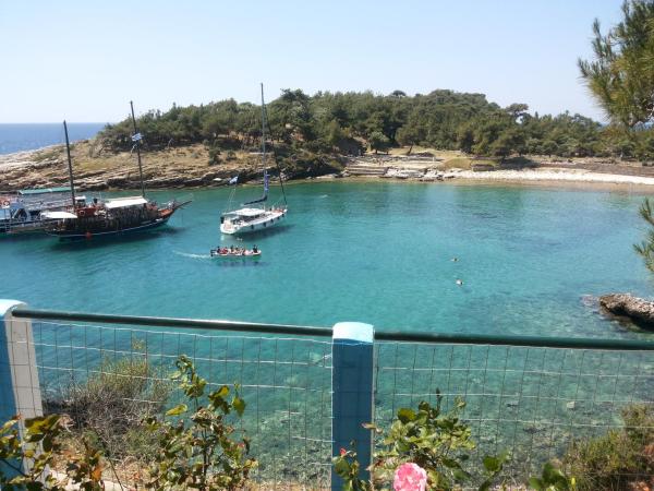 Gorgona Rooms, Rezervați  Alyki Thassos