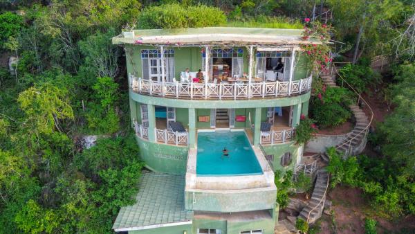 Arcadia Cliff House, Rezervați Casă de vacanță Galu 