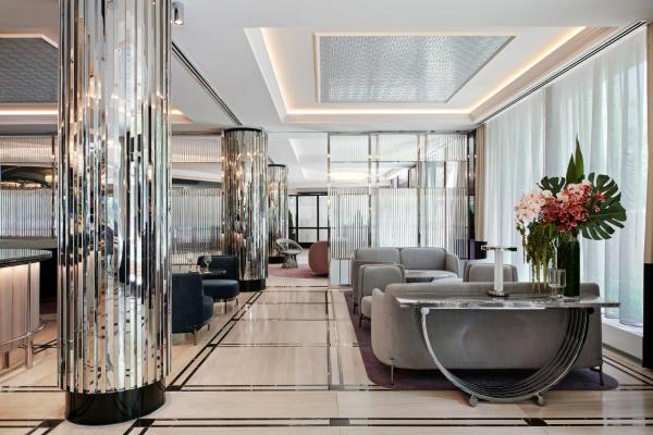 Royce Hotel