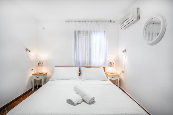 Heritage Residence in Center with pool