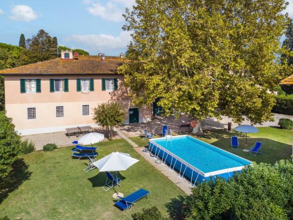 Holiday Home Casa Girasole - SMN101 by Interhome, Rezervați Casă de vacanță Hoteluri în Gavena cu piscină, Piscină