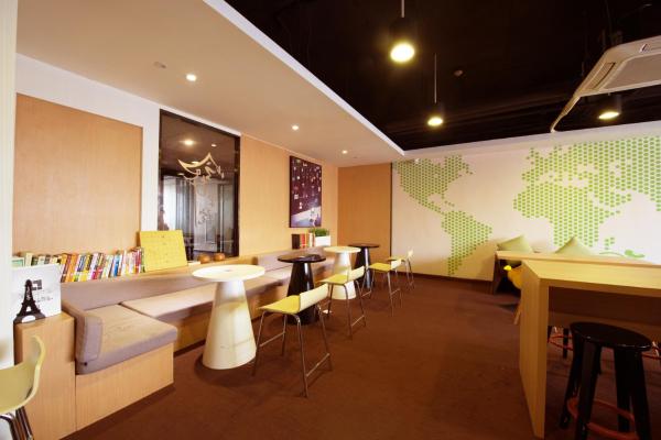 IU Hotel Ruoyang Yiyang Wenhua Road, Rezervați Hotel Yiyang Henan