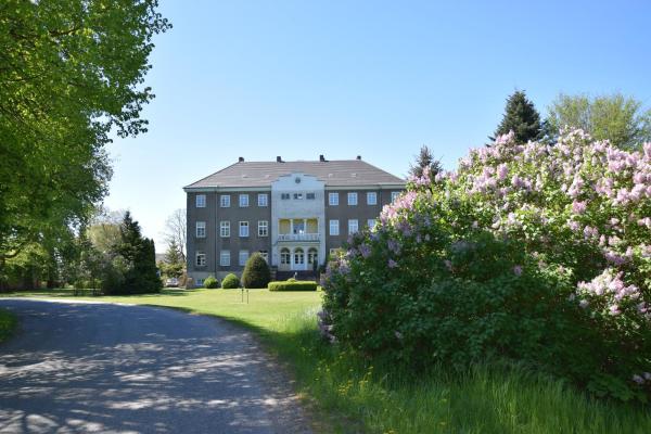 Gutshaus Volzrade Hotel & Ferienwohnungen in Elbnähe, Rezervați Hotel Lübtheen 