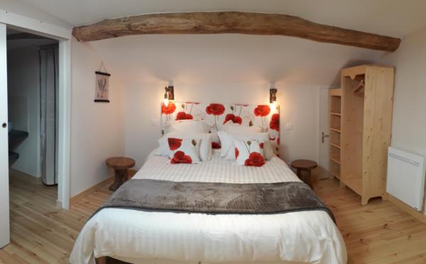 Chambres d'hôtes La chenevière, Rezervați Hotel Saint-Rémy-de-Chargnat Puy-de-Dôme