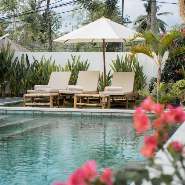 Nucifera Kuta Lombok, Rezervați Cazare la o familie Hoteluri în Lombok cu piscină, Piscină