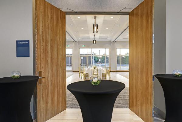 Holiday Inn Express - Kingston West by IHG, Rezervați Hotel Hoteluri în Ontario cu piscină, Piscină