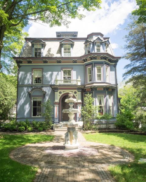 The Bevin House B&B, Rezervați Bed and Breakfast East Hampton Connecticut