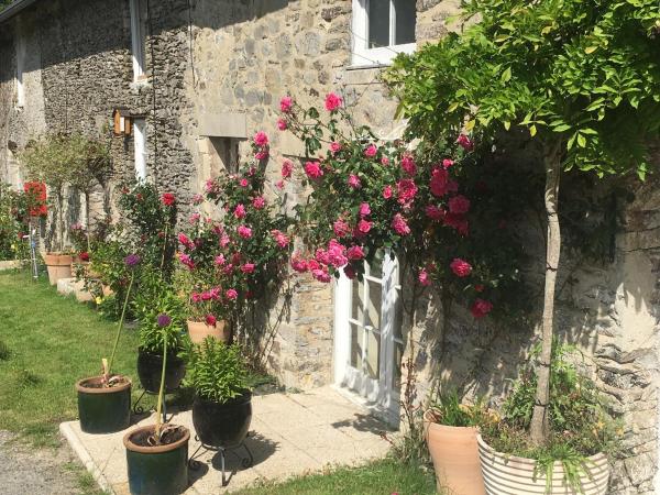 Chez Thomas 7 Route du Monde Ancien, Rezervați Bed and Breakfast Saint-Georges-dʼAunay Basse-Normandie