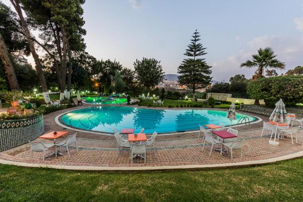 Menzeh Fes, Rezervați Hotel Hoteluri în Fes-Meknes cu mic dejun, Mic dejun