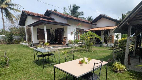 Aiden Homestay, Rezervați Pensiune Hoteluri din Kalkudah Batticaloa District