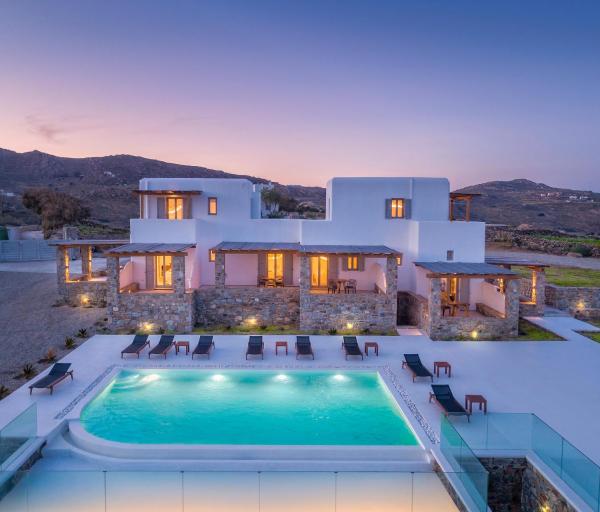 Legendary Suites Hotel