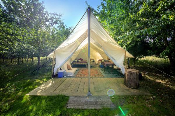 DGG Woodland Escape, Rezervați Cort South Barrow Somerset