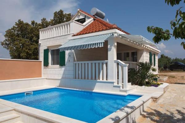 Charming Villa in Pučišća + Pool, Rezervați Vilă Pucisca Brac