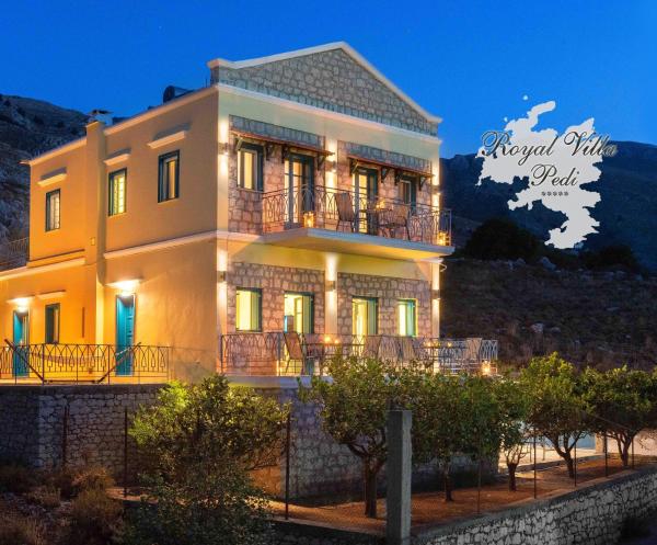 Royal Villa Pedi, Rezervați Vilă Hoteluri în Symi cu piscină, Piscină