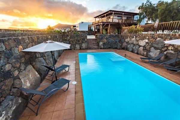Villa Alcalde, Rezervați Vilă Hoteluri în Canary Islands cu parcare, Parcare