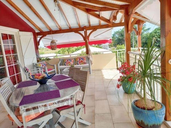 Villa élégante à Saint François avec piscine privée toute lannée, Rezervați Vilă Saint-François Grande-Terre