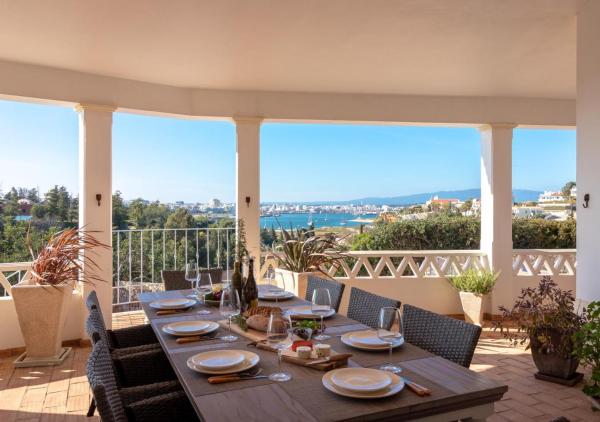 Villa Atlantic Blue Luxury with Ocean views, Rezervați Vilă Case de vacanță Ferragudo, Casetă