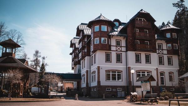 Wellness Penzión Smerdžonka - KÚPELE PIENINY, Rezervați Pensiune Hoteluri în Prešovský kraj cu piscină, Piscină