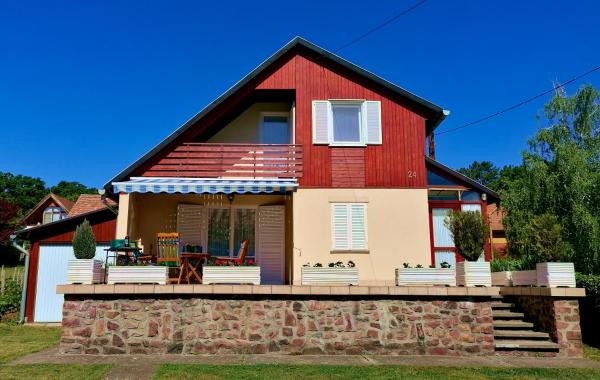 Villa Felícia, Rezervați Casă de vacanță Hoteluri în Central Transdanubia cu parcare, Parcare