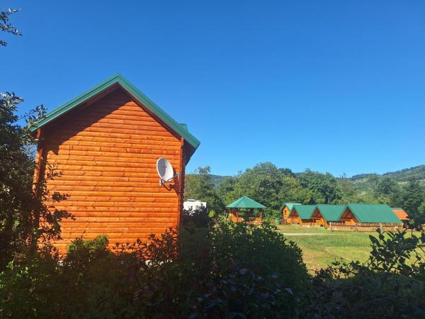 Konaci Očeva Zemlja Vikendica i Bungalovi, Rezervați Teren de campat Hoteluri ieftine în Bjelasica
