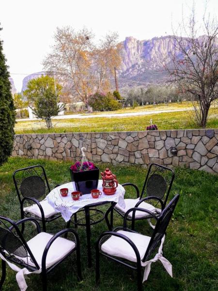 Meteora best view villa, Rezervați Vilă Hoteluri în Thessalia cu parcare, Parcare