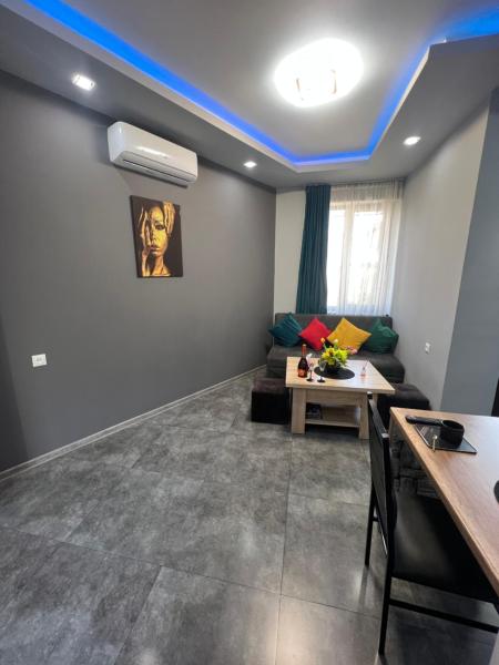 COMFORTABLE APARTMENT КОМФОРТНЫЕ АПАРТАМЕНТЫ Self Check In, Rezervați Apartament Hoteluri în Erevan cu parcare, Parcare