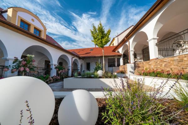 Modrá Hortenzie, Rezervați Pensiune Archlebov 