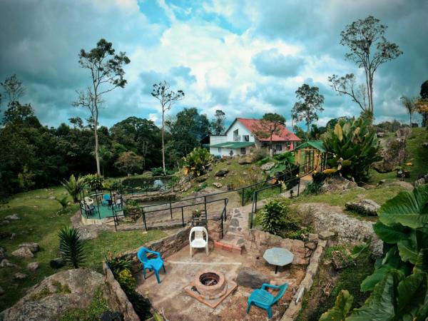 Finca ecoturística Villa tata, Rezervați Casă de vacanță Hoteluri în Sasaima cu parcare, Parcare