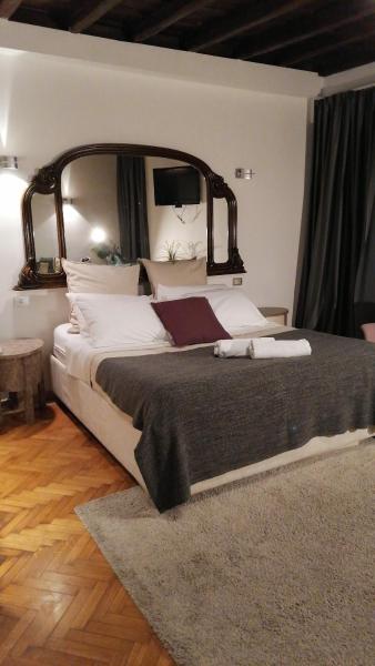 Lovely Apartments in City Centre "Third floor, without elevator", Rezervați Apartament Spagna Roma