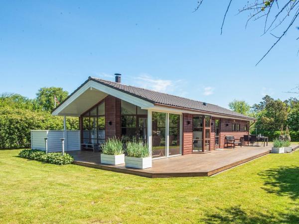 4 star holiday home in Ulfborg, Rezervați Casă de vacanță Hoteluri în Ulfborg cu parcare, Parcare