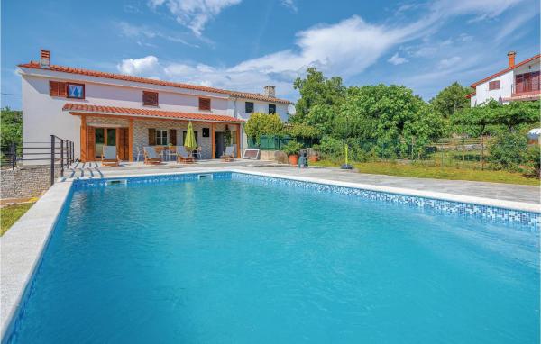 Beautiful Home In Labin, Rezervați Casă de vacanță Labin Istria