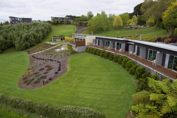 One Burgess Hill, Rezervați Hotel-apartament New Plymouth Stratford Mountain Club