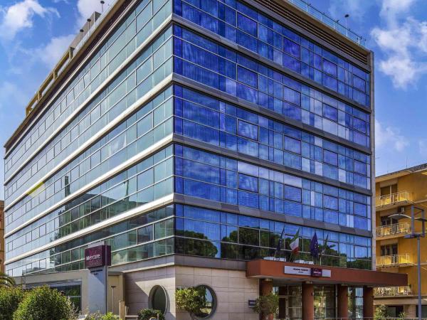 Hotel Mercure Siracusa, Rezervați  Hoteluri în Coast Region cu piscină, Piscină