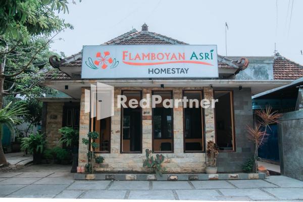 Flamboyan Asri Syariah Mitra RedDoorz near Kampung Inggris Pare, Rezervați Hotel Pare East Java