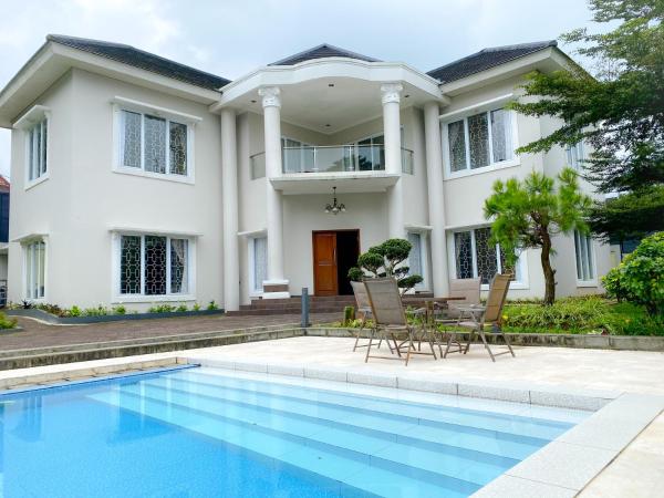 Villa Andalus 1&2, Rezervați Vilă Case de vacanță Puncak, Casetă