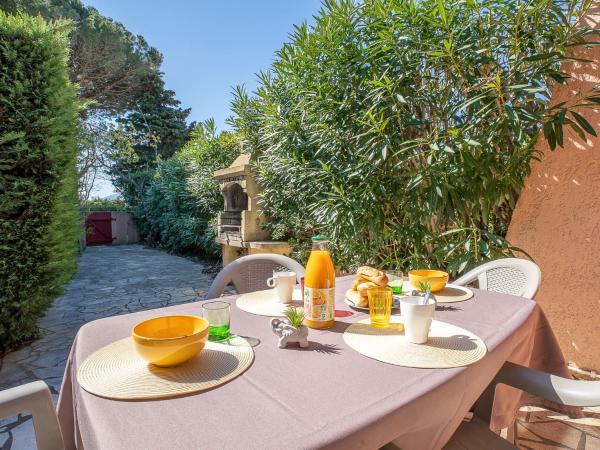 Holiday Home Thalassa Saint Cyprien, Rezervați Apartament Saint-Cyprien Pyrénées-Orientales