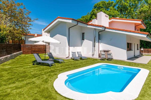 Villa Valdés-Un lugar idílico,cerca de la costa., Rezervați Cabana Hoteluri în Asturias cu piscină, Piscină