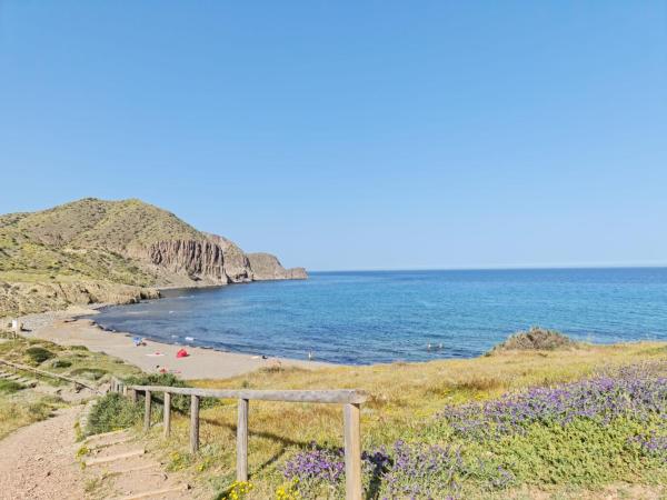 MARLOP´S ROOMS, Rezervați Pensiune La Isleta del Moro Cabo de Gata