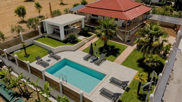 Villa Liana , private Villa with pool and garden, Rezervați Vilă Vergia Macedonia