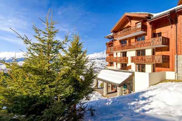 Skissim Select - Résidence L'Arollaie 4* By Travelski, Rezervați Apartament Hoteluri în Plan Peisey cu piscină, Piscină