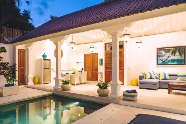 Villa Sintra - 2 BR luxury in tranquil location, walk to beach, Rezervați Vilă Hoteluri în Seminyak cu piscină, Piscină