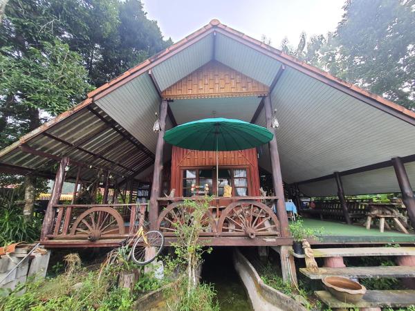 Baan Thabthong Homestay (บ้านทับทอง โฮมสเตย์), Rezervați Cazare la o familie Ban Pak Nam Nakhon Si Thammarat
