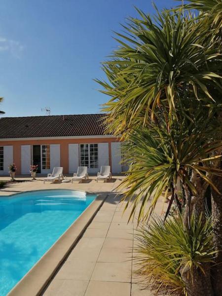 Villa grand communal, piscine, 18km de Bordeaux, Rezervați Vilă Ludon-Médoc Medoc