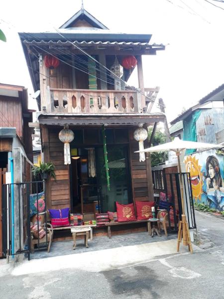 Huen Chiang Man Hostel, Rezervați Hostel Hosteluri în Northern Thailand, Hostel