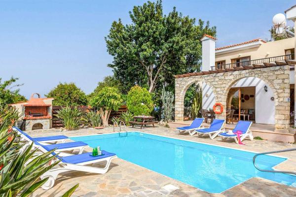 Villa Irini in Polis