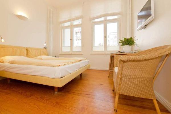 Villa Astrid, T6 Demmin, Rezervați Apartament Hoteluri în Usedom cu parcare, Parcare