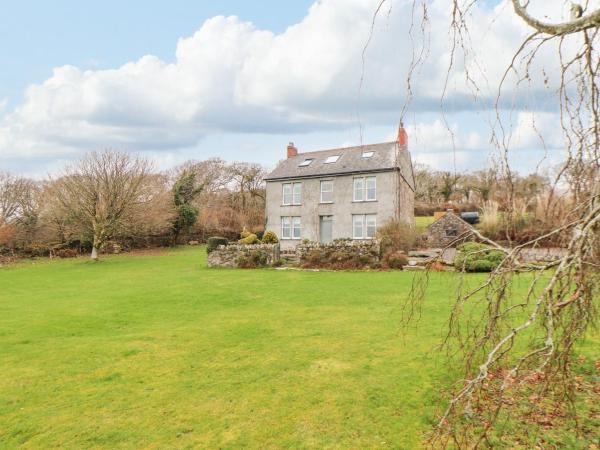 Treveddoe Farmhouse, Rezervați Casă de vacanță Hoteluri în Bodmin cu parcare, Parcare