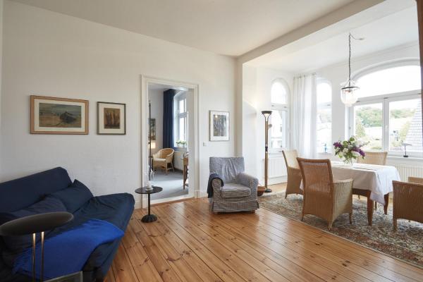 Villa Cremona Ferienwohnung 4, Rezervați Apartament Hoteluri în Usedom cu parcare, Parcare